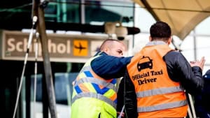 Taxironselaars-op-Schiphol