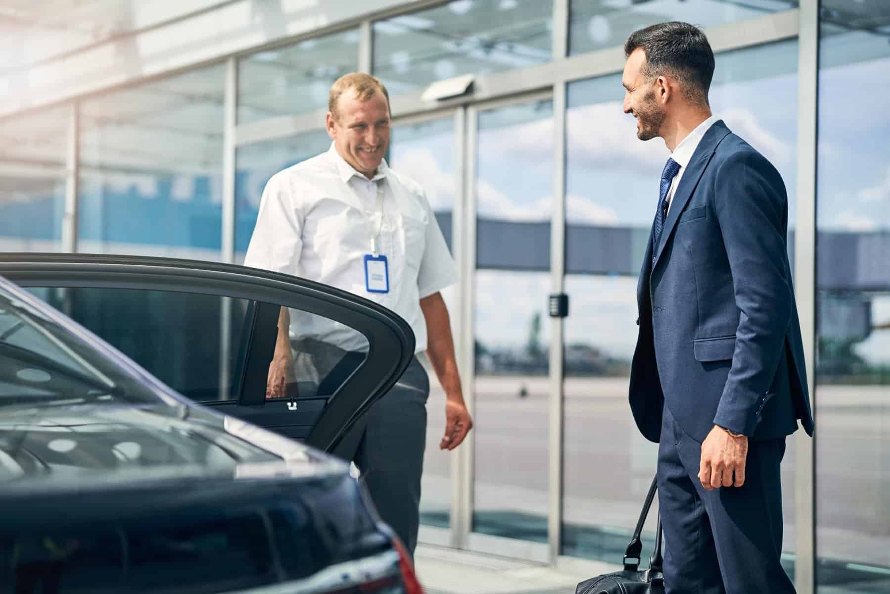 06-taxichauffeur-Schiphol-De-Ultieme-Gids-voor-Schiphol-Taxidiensten-Alles-Wat-U-Moet-Weten